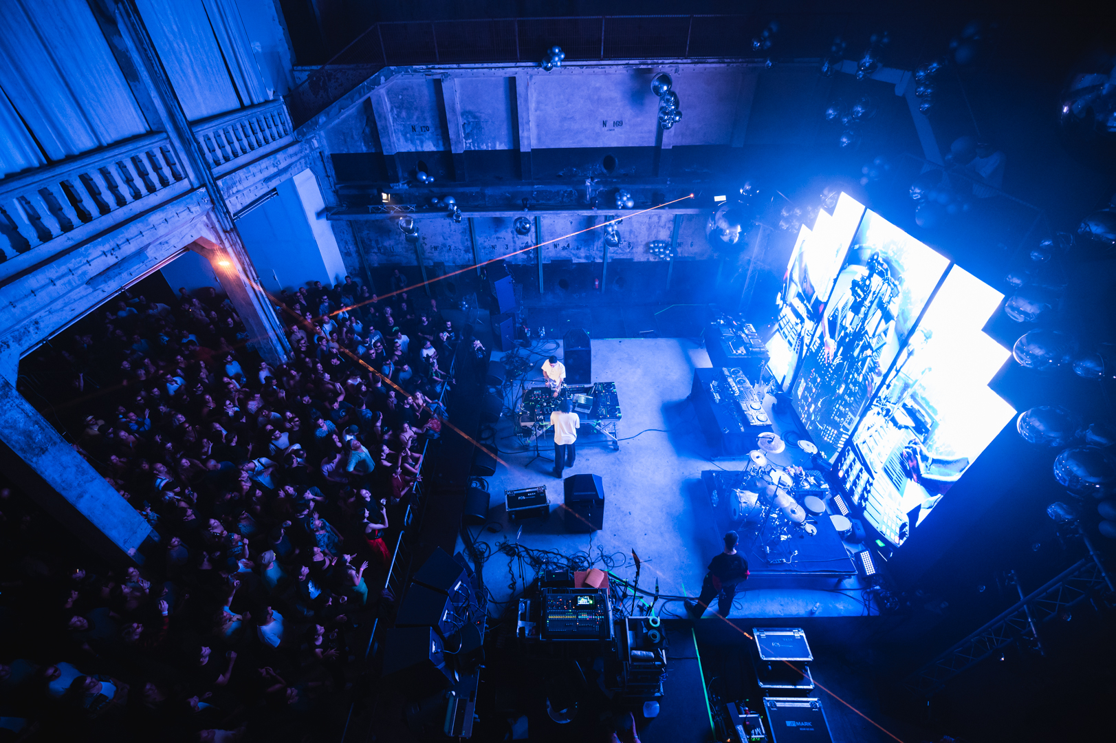 Aerial view of stage and crowd